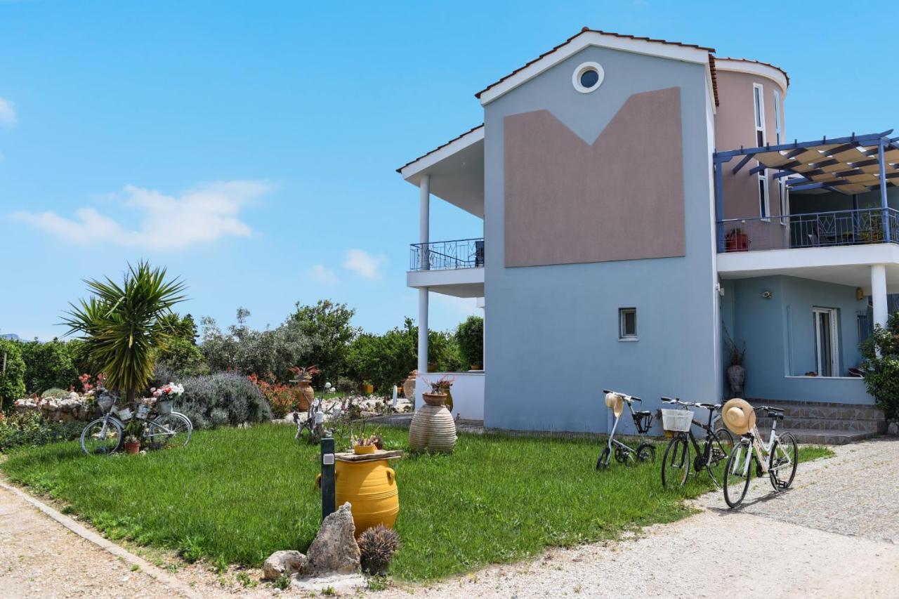 Beachfront Villa Samantha'S Paradise Kivérion Exteriér fotografie